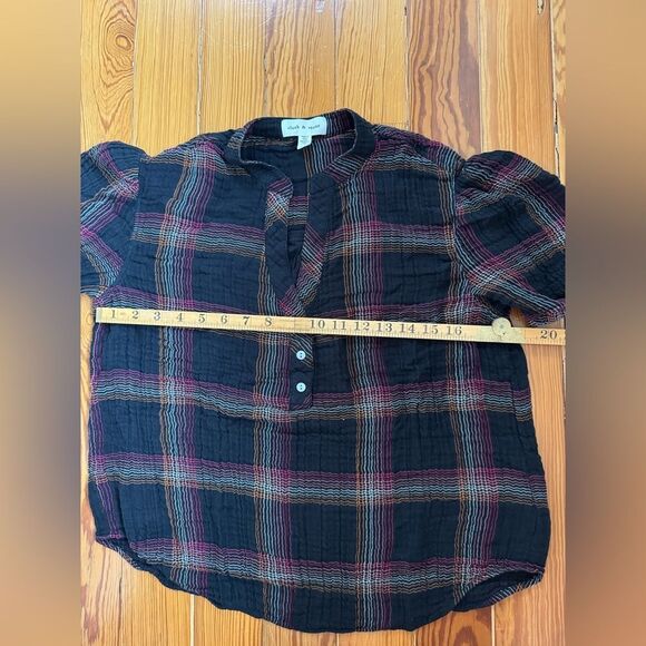 Cloth and Stone Top - Picture 5 of 5